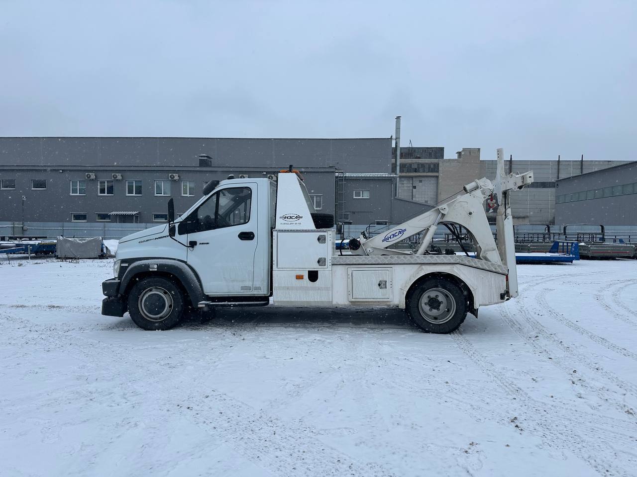 Специальный автоэвакуатор с частичной погрузкой