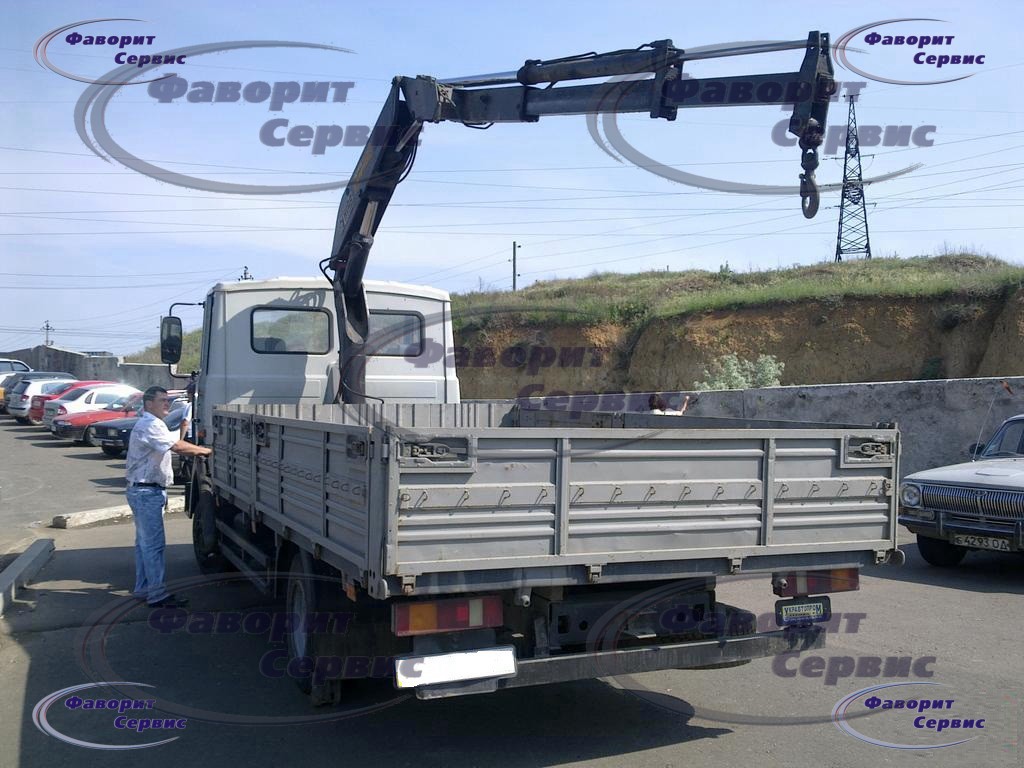 бортовой МАЗ-437043 "Зубренок" с краном манипулятором КМУ